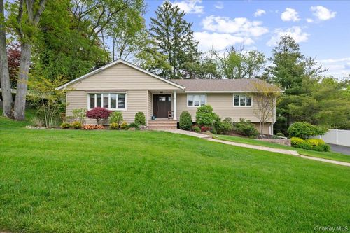 6 Long Ridge Rd, Plainview, NY, 11803-1817 | Card Image