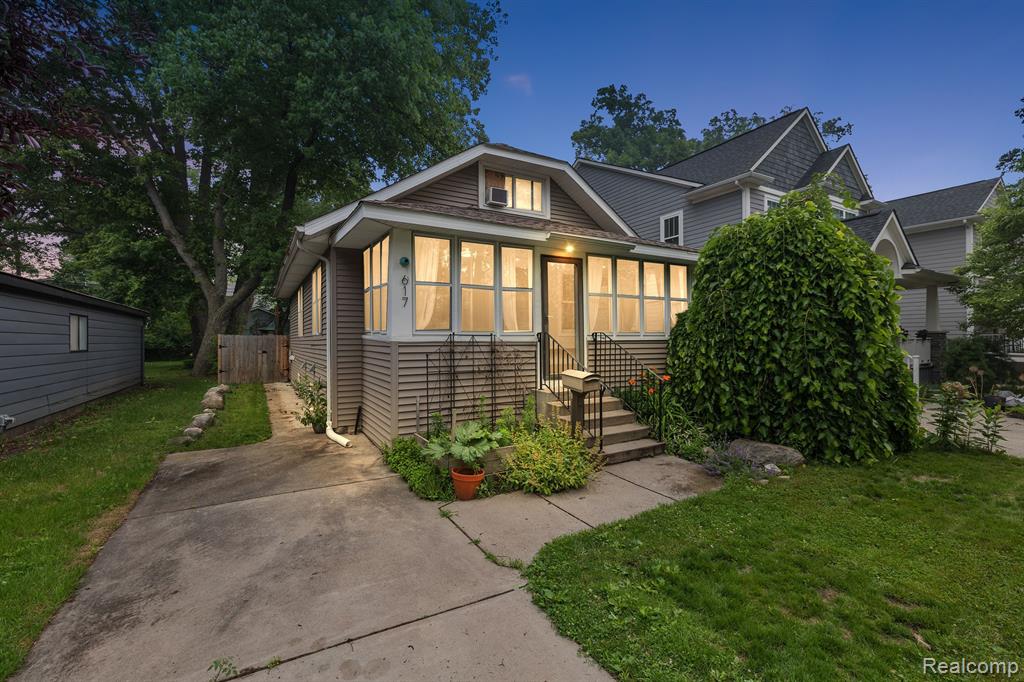 Baldwin Ave, Royal Oak, MI 48067 #1