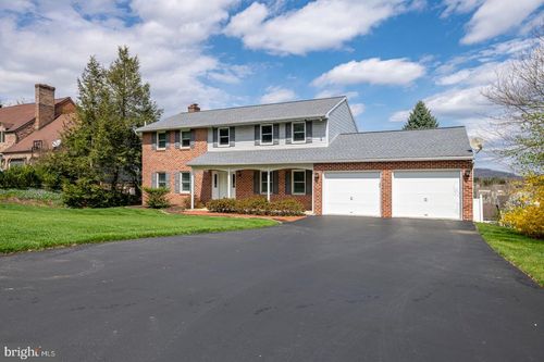 37 Estates Dr, READING, PA, 19606-9593 | Card Image