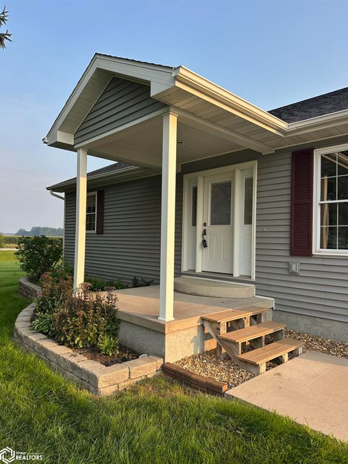 19272 Danville Rd, New London, IA, 52645-8516 | Card Image
