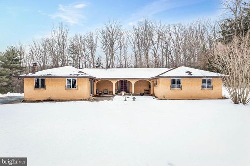 303 Crum Creek Ln, NEWTOWN SQUARE, PA, 19073-1603 | Card Image