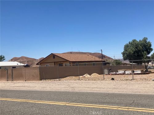 35590 Santa Fe St, Daggett, CA, 92327-9708 | Card Image