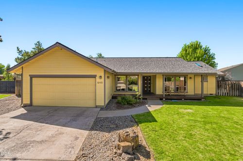 649 Nw 21st Ct, Redmond, OR, 97756-8411 | Card Image