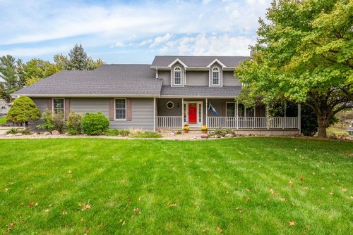 501 N 10th St, Clinton, IA, 52732-3437 | Card Image