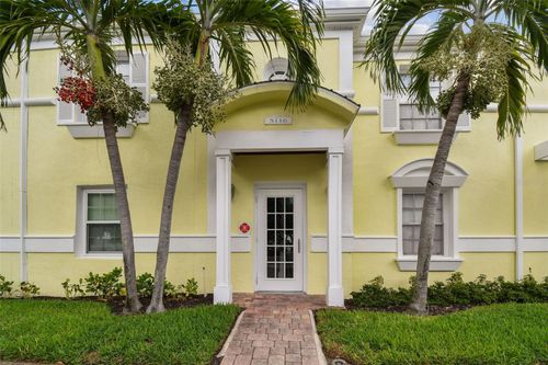 d-5116 Beach Dr Se, ST PETERSBURG, FL, 33705-4833 | Card Image