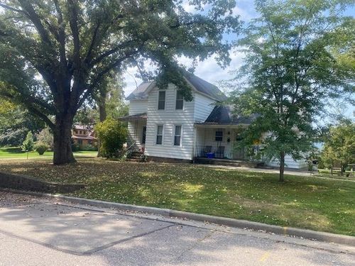 751 Mound St, Baraboo, WI, 53913-2345 | Card Image