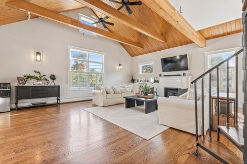 11 Crowley Rd, Burlington, MA, 01803-2716 | Card Image