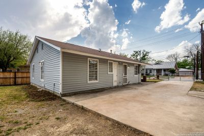 810 E Euclid Ave, House other with 4 bedrooms, 2 bathrooms and null parking in San Antonio TX | Image 3