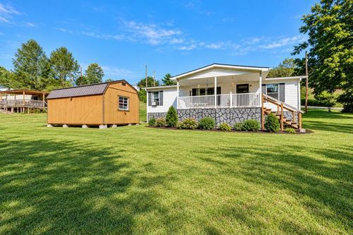 571 Call Valley Rd, Swords Creek, VA, 24649-7741 | Card Image