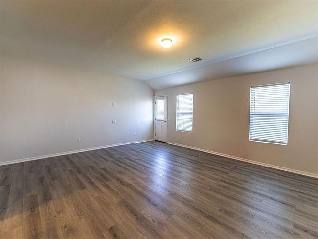 10831 Ne 8 Th Ter, House other with 3 bedrooms, 2 bathrooms and null parking in Midwest City OK | Image 5