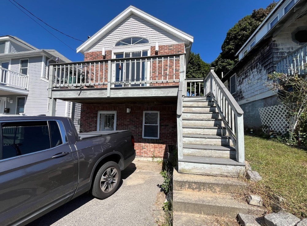 Roosevelt Ave, Hull, MA 02045
