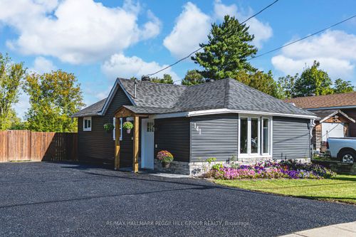 141 Poyntz St, Penetanguishene, ON, L9M1P5 | Card Image