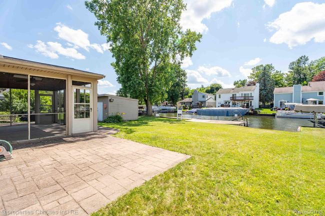 Spacious backyard | Image 43