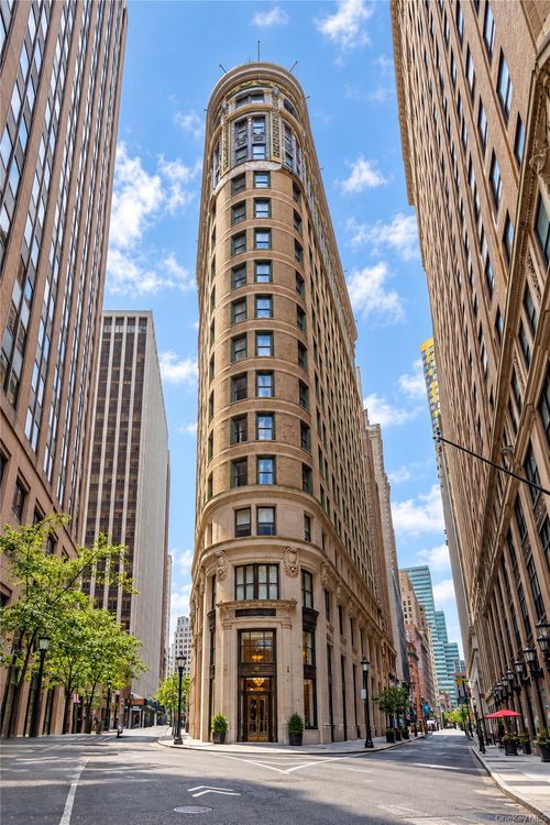 605-1 Wall Street Ct, New York, NY, 10005-3403 | Card Image