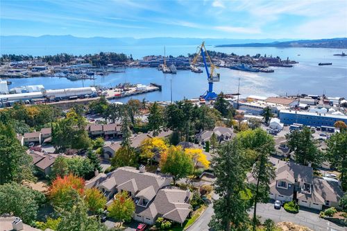 28-909 Admirals Rd, Esquimalt, BC, V9A2P1 | Card Image