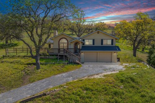 27350 Oakflat Dr, Tehachapi, CA, 93561-9204 | Card Image