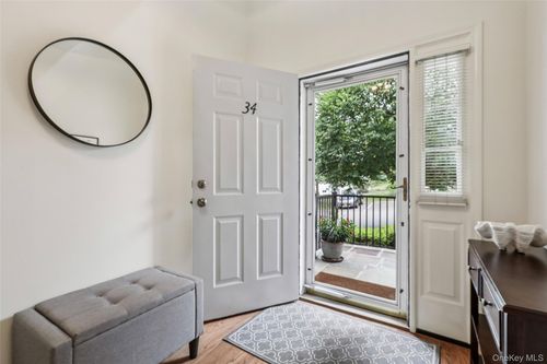 34 Forest Ridge Rd, Nyack, NY, 10960-1754 | Card Image