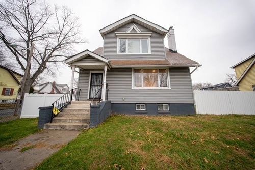 8 Tremont Ave, East Orange, NJ, 07018-2339 | Card Image