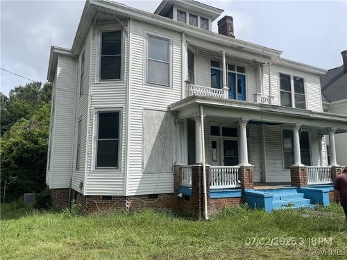 511 S Main St, Blackstone, VA, 23824-2217 | Card Image