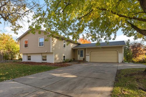 15625 46th Ave N, Plymouth, MN, 55446-2124 | Card Image