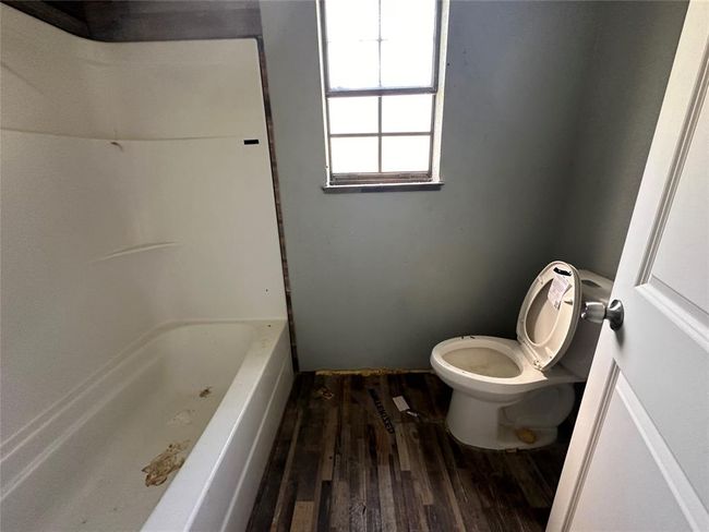 Secondary bathroom | Image 18