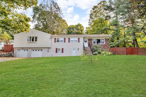 34 Steiner Dr, Mahopac, NY, 10541-1049 | Card Image