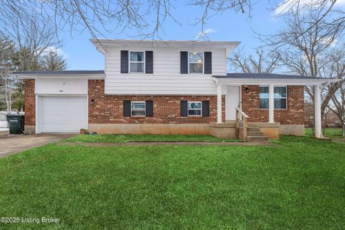 533 Wyandot Ct, Radcliff, KY, 40160-2250 | Card Image