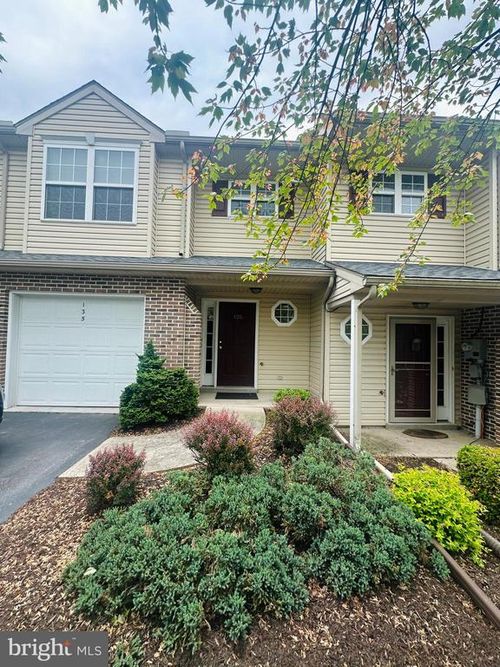 135 Cardinal Ln, HUMMELSTOWN, PA, 17036-8755 | Card Image
