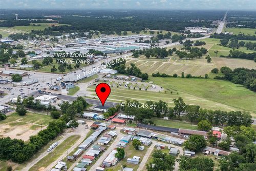 531 W Dallas St, Canton, TX, 75103-1209 | Card Image