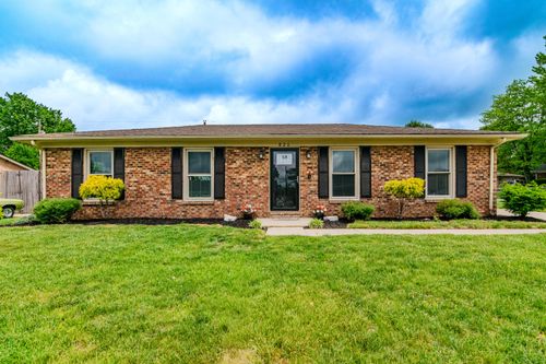 826 Mildred St, Versailles, KY, 40383-1043 | Card Image