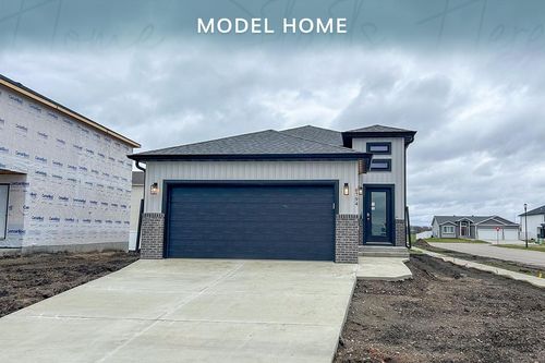 6794 Meadow View Dr S, Fargo, ND, 58104-5803 | Card Image