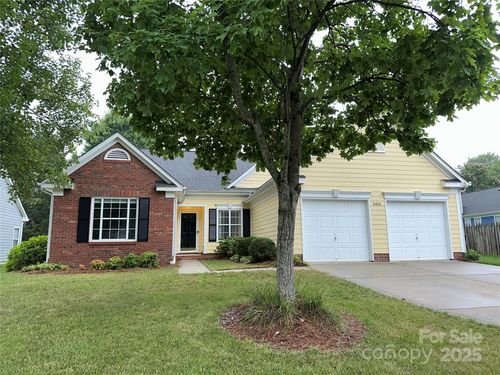 5416 Hedgecrest Pl, Charlotte, NC, 28269-2106 | Card Image