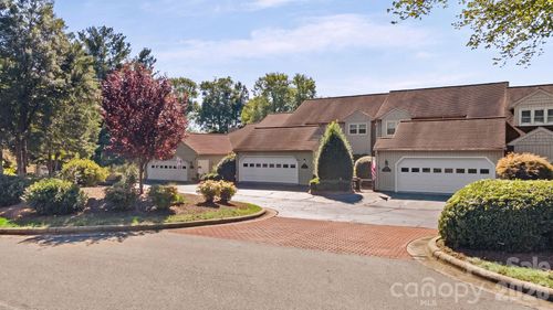 122 Warwicke Pl, Advance, NC, 27006-8506 | Card Image