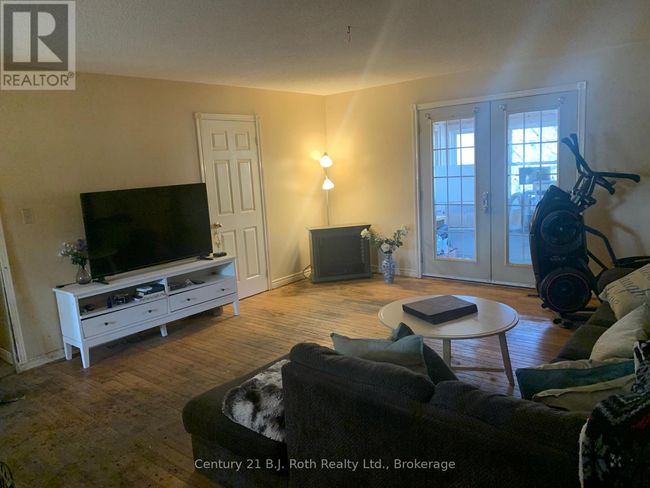 1087 Merkley Rd, House other with 2 bedrooms, 3 bathrooms and 10 parking in Gravenhurst ON | Image 12
