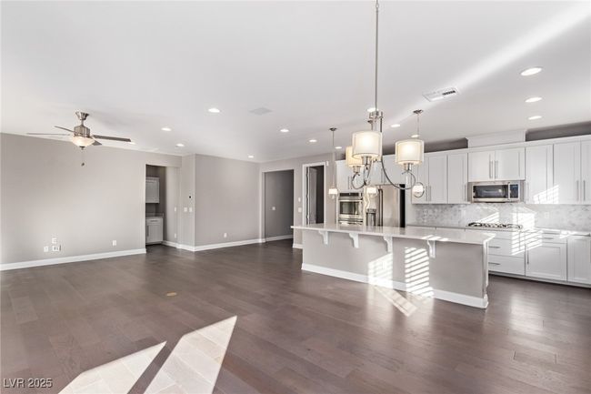 8797 Pinley Spring St, House other with 5 bedrooms, 4 bathrooms and null parking in Las Vegas NV | Image 9