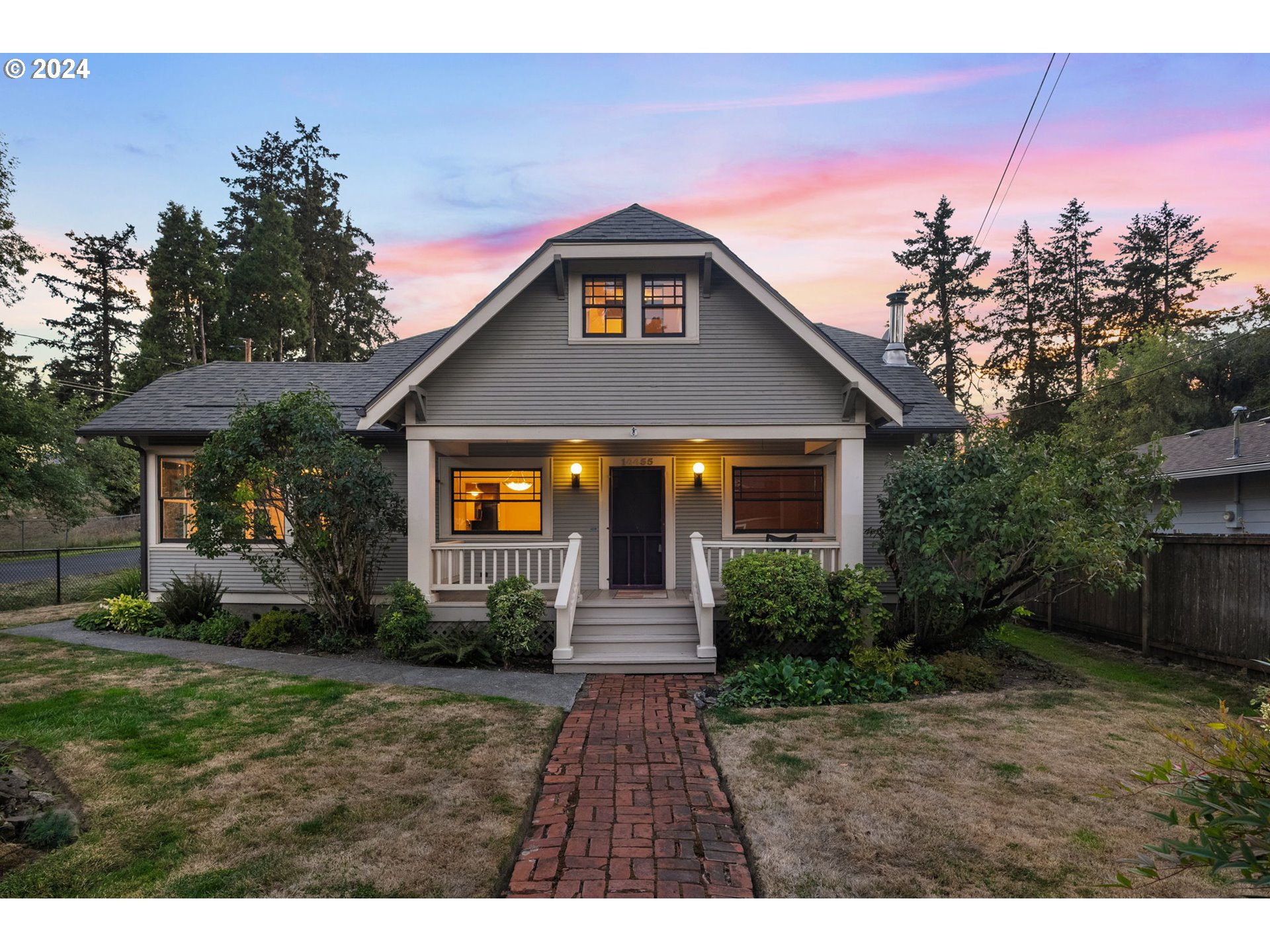 Lee Ave, Portland, OR 97267