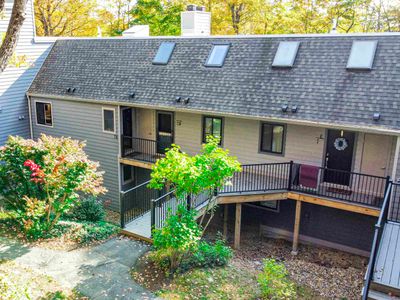 E - 105 Williams Lane, Condo with 3 bedrooms, 2 bathrooms and null parking in Hartford VT | Image 2