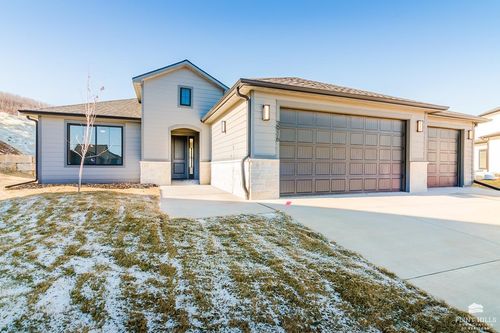 3916 Travers Cir, Manhattan, KS, 66503-3059 | Card Image