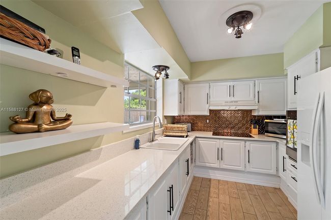 0 - 367 W Riverside Dr, House other with 3 bedrooms, 2 bathrooms and null parking in Tequesta FL | Image 34