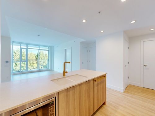 401-2385 Emery Pl, North Vancouver, BC, V7J1R1 | Card Image