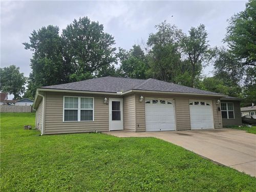 704 W Central St, Wellington, MO, 64097-7100 | Card Image