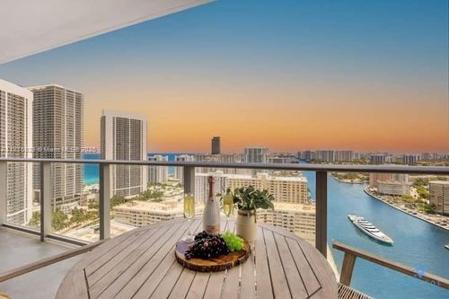 r2308-4010 S Ocean Dr, Hollywood, FL, 33019-3063 | Card Image