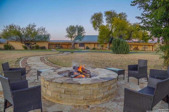 9239 Fm 133, Home with 7 bedrooms, 7 bathrooms and null parking in Cotulla TX | Image 13