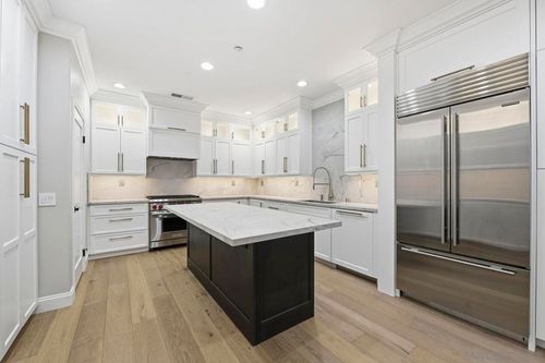 6467 Alexandri Cir, Carlsbad, CA, 92011-3610 | Card Image