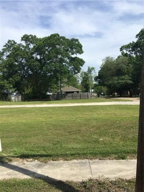 1000 W Thomas St, Hammond, LA, 70401-3040 | Card Image