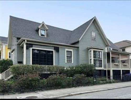 481 Pine St, Providence, RI, 02907-1347 | Card Image