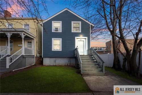 38 Prosper St, New Brunswick, NJ, 08901-1117 | Card Image