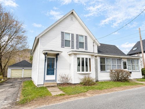 9 Mcfarland Street, Gorham, NH, 03581 | Card Image