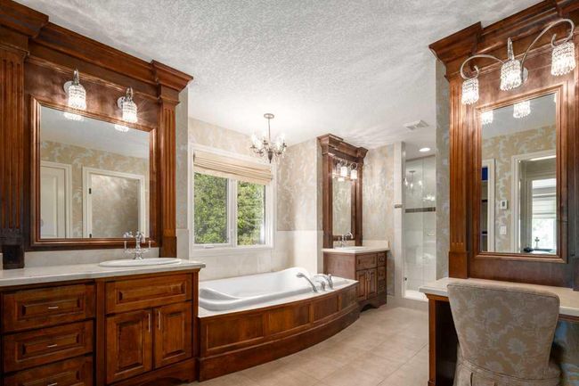 10 Spring Valley Pl Sw, House other with 5 bedrooms, 5 bathrooms and 6 parking in Calgary AB | Image 32