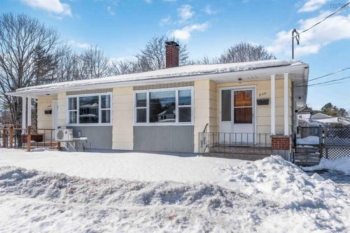 350 Bridge St, Kentville, NS, B4N2G5 | Card Image
